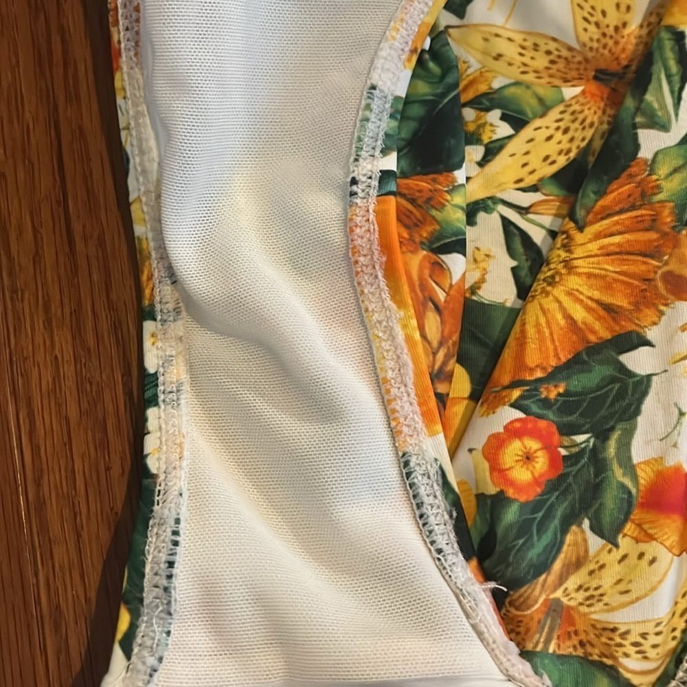 Nip Tuck | Joanne Citrus Twist Front One Piece Swimsuit Size 8 Swim Beach Pool - Picture 9 of 9